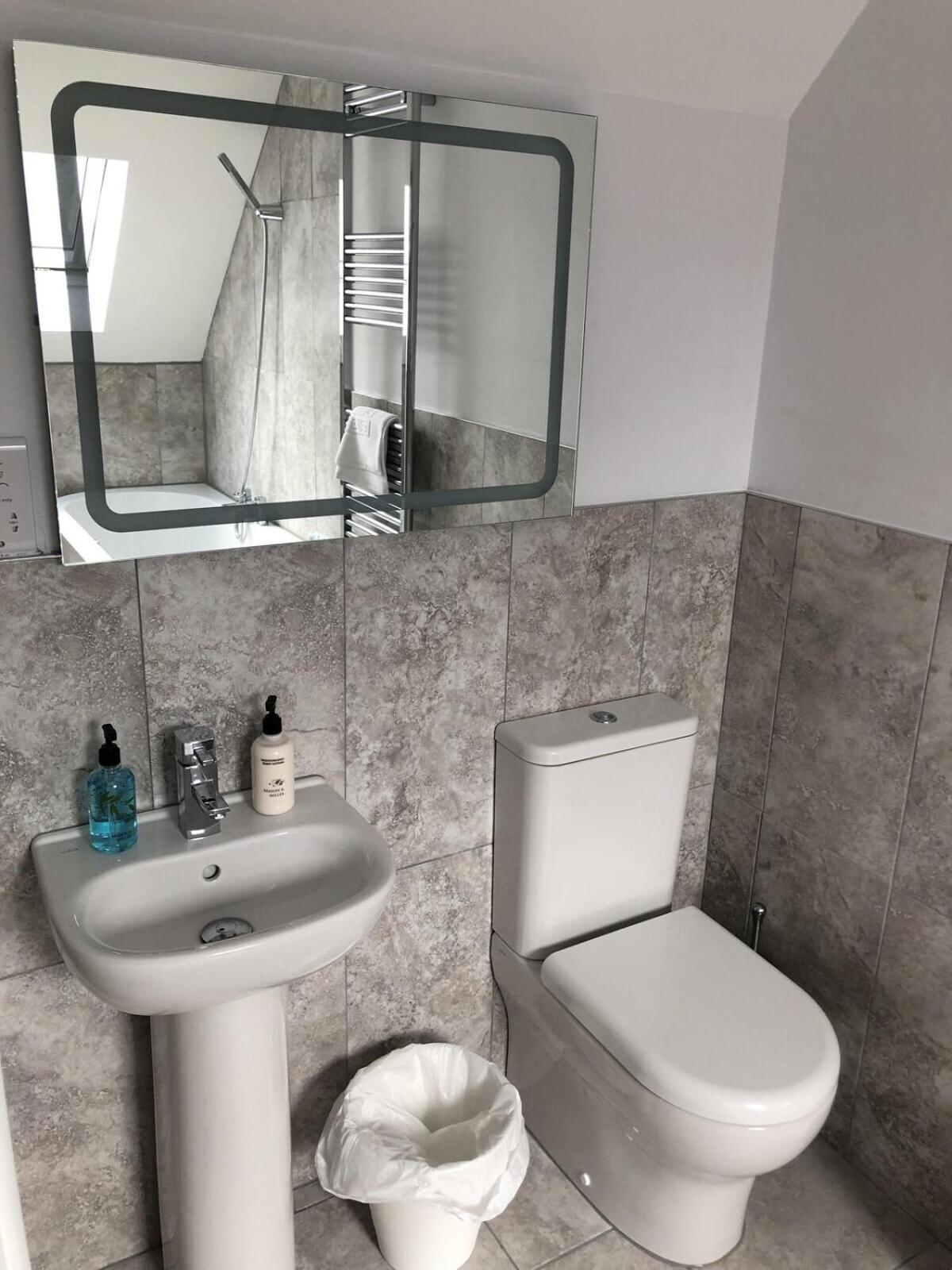 Hamilton Arms Suites Midhurst Oda fotoğraf