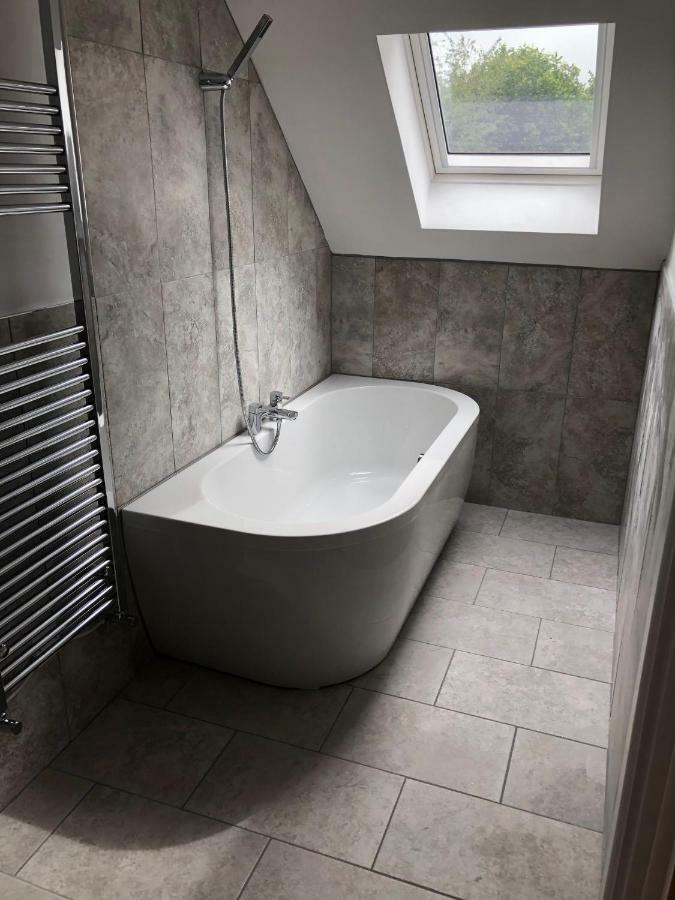 Hamilton Arms Suites Midhurst Dış mekan fotoğraf