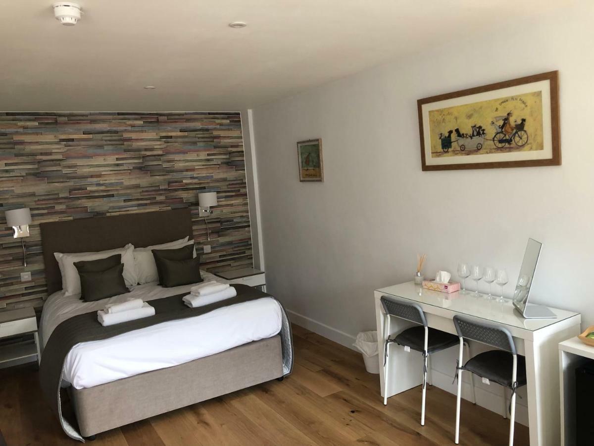 Hamilton Arms Suites Midhurst Oda fotoğraf