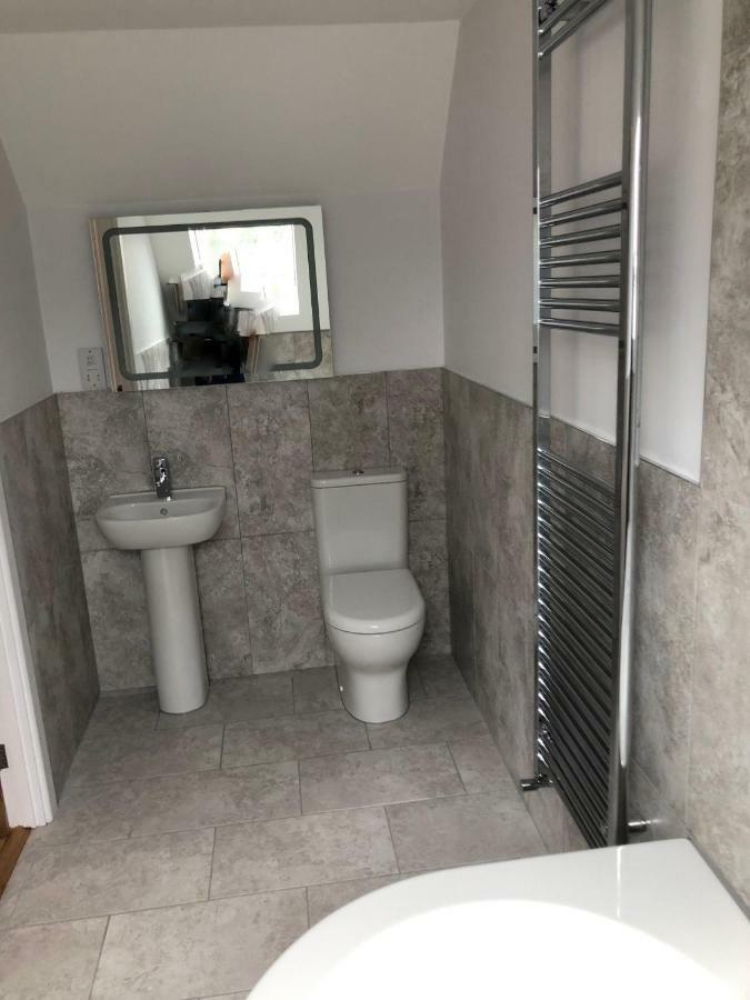 Hamilton Arms Suites Midhurst Dış mekan fotoğraf